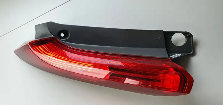 Honda CR-V (2012 - 2016) Задний фонарь в крышке багажника — фото 2