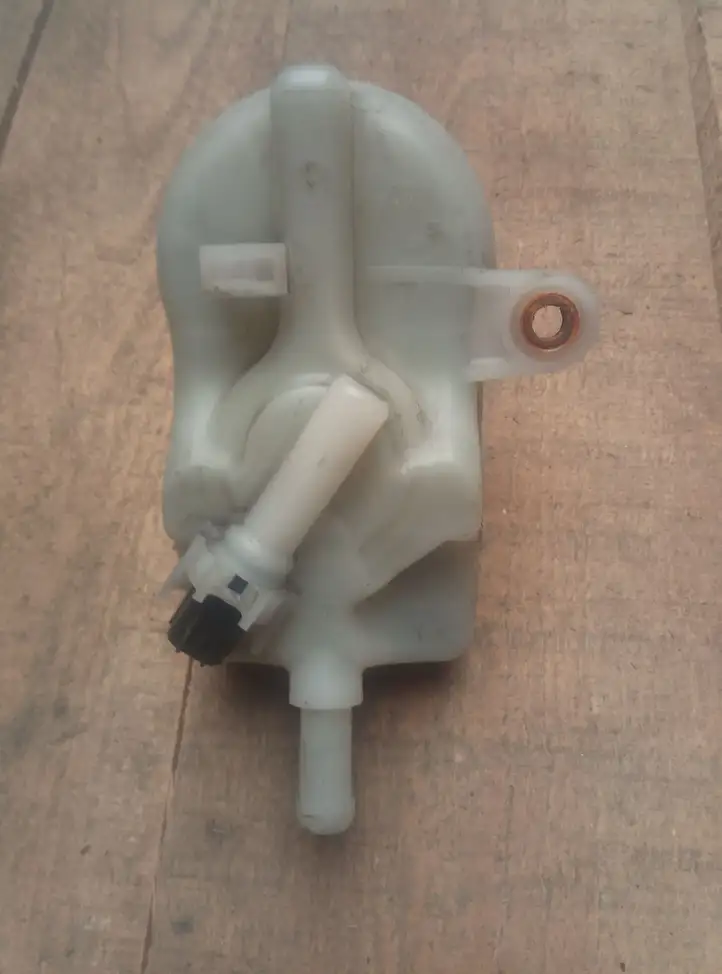 Honda CR-V (2009 - 2012) Бачок тормозной жидкости — фото 3