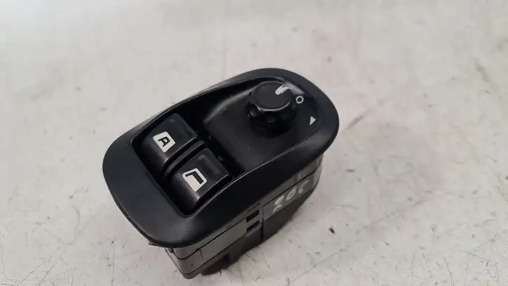 Peugeot 206 (1998 - 2012) 11914 Блок кнопок стеклоподъемников — фото 1