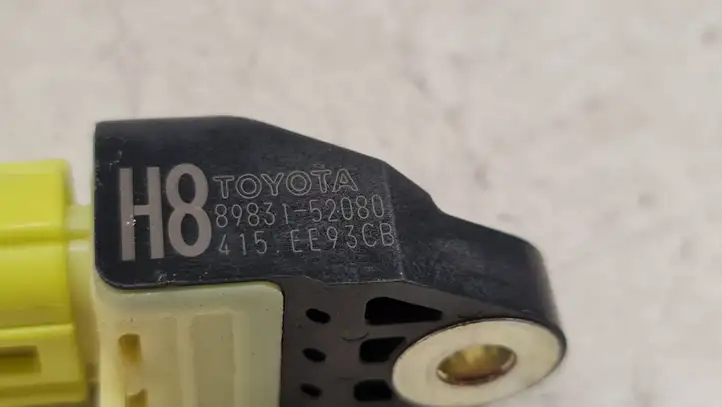 Toyota Yaris (2012 - 2014) 8983152080 Датчик удара SRS — фото 2