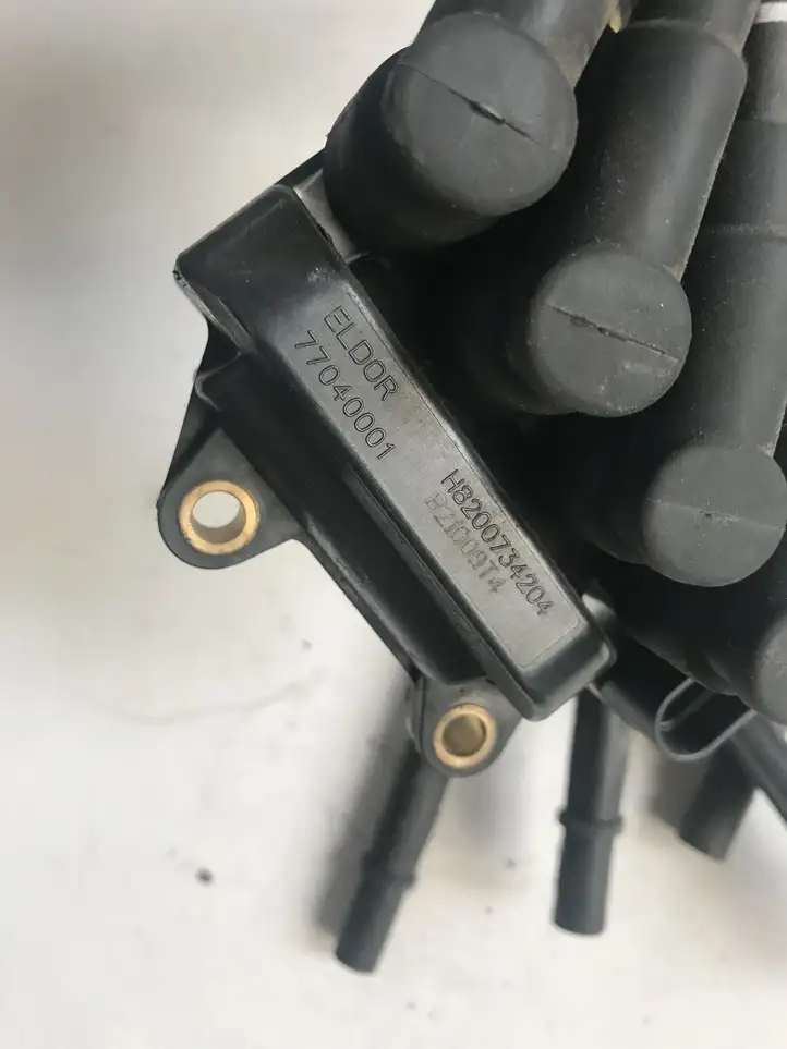 Dacia Sandero (2008 - 2012) 77040001 Катушка зажигания — фото 4