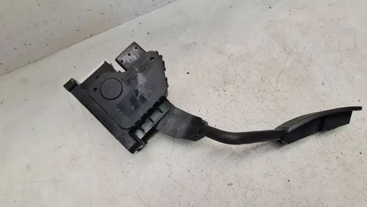 Opel Corsa D (2010 - 2014) 13305805 Педаль акселератора — фото 1