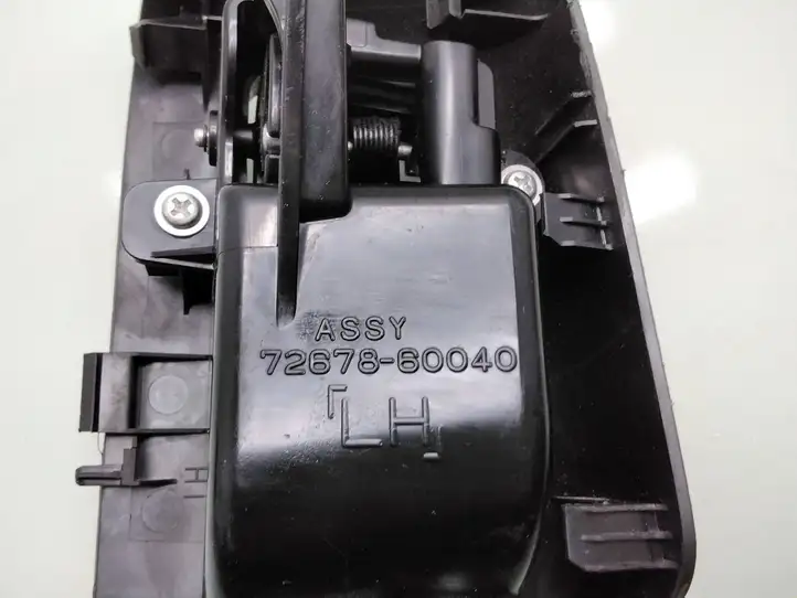 Toyota Land Cruiser (J150) (2009 - ) 7267860040 Ручка складывания заднего сиденья — фото 3