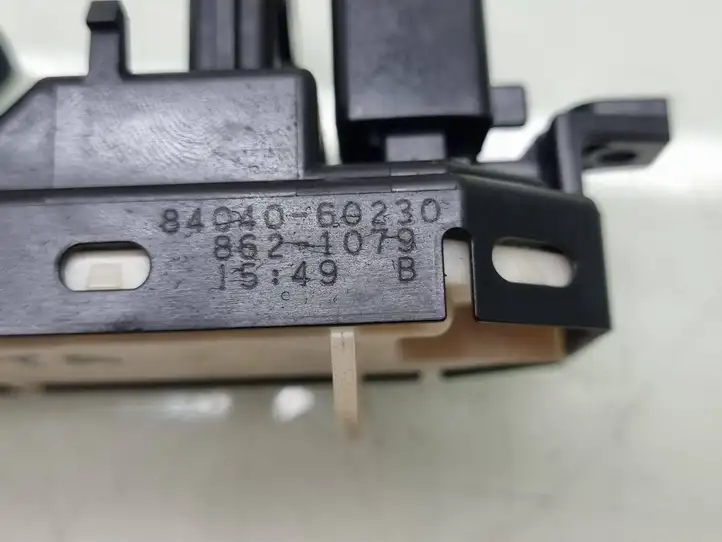 Toyota Land Cruiser (J150) (2009 - ) 8404060230 Блок кнопок стеклоподъемников — фото 4