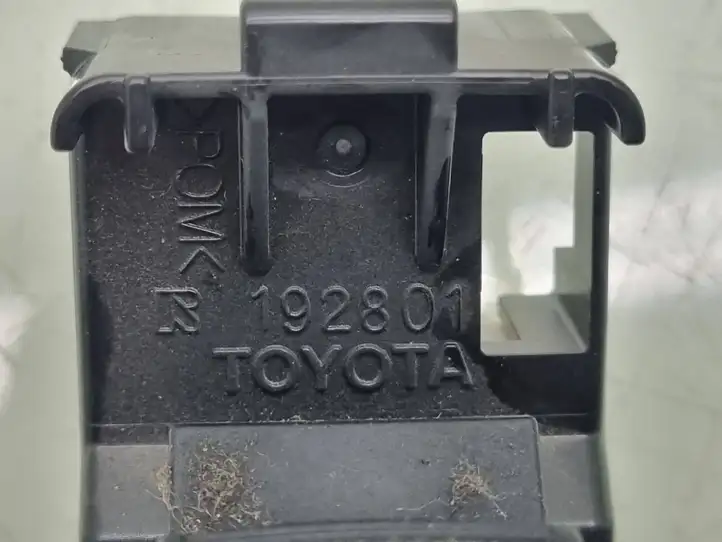 Toyota Land Cruiser (J150) (2009 - ) 192801 Блок кнопок стеклоподъемников — фото 3