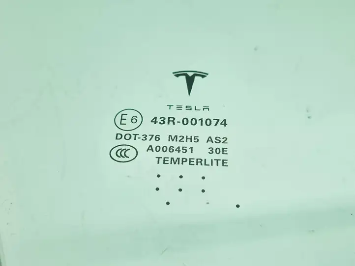 Tesla Model S (2016 - 2021) 43R001074 Стекло передней двери — фото 3