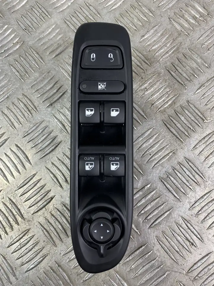 Jeep Compass (2017 - ) P6BZ27LXHAA Кнопка стеклоподъемников — фото 2