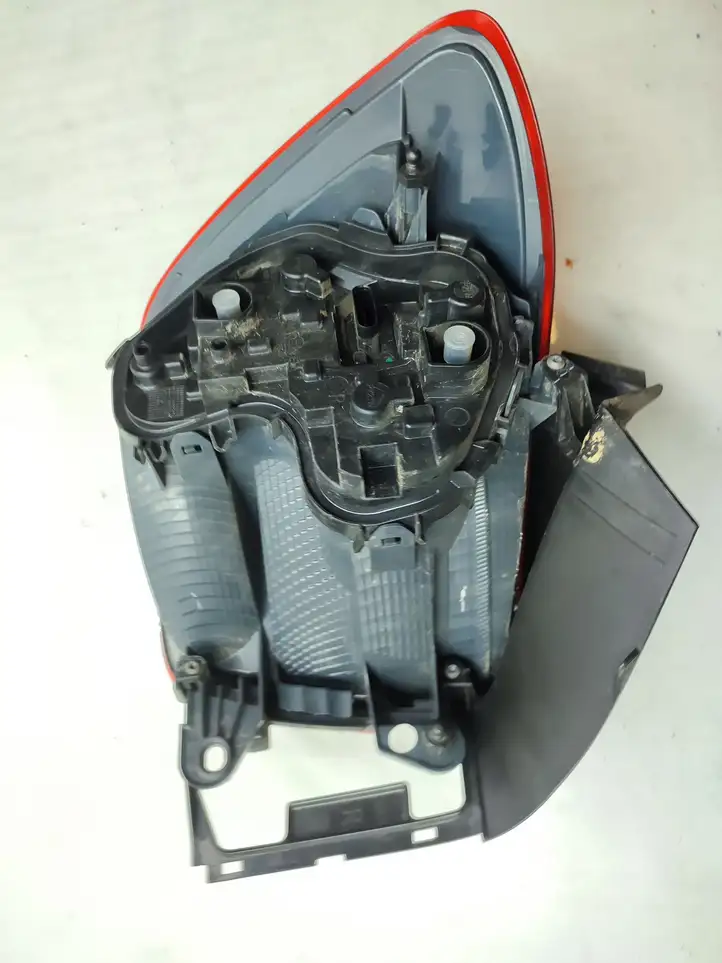 BMW 1 F20 F21 (2011 - 2019) 7270096 Задний фонарь в кузове — фото 3