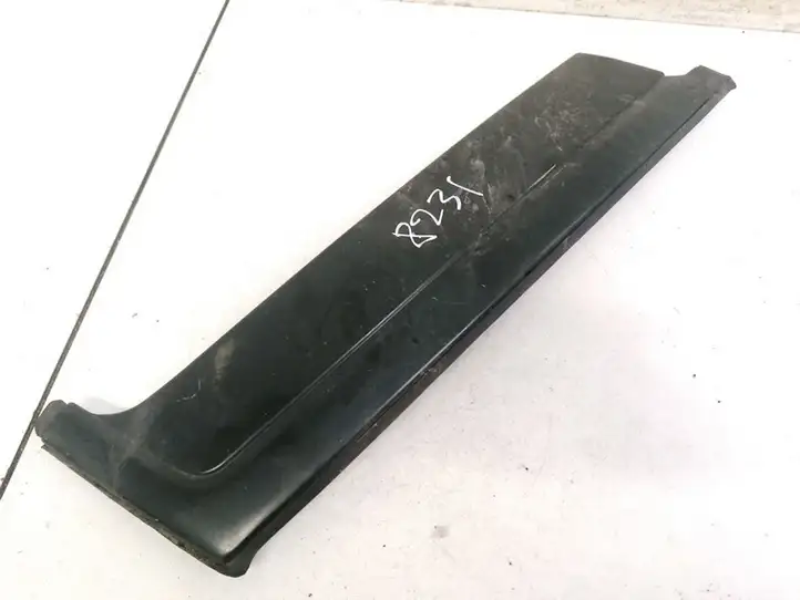 Subaru Forester SF (2000 - 2003) Накладка стекла задней двери — фото 1