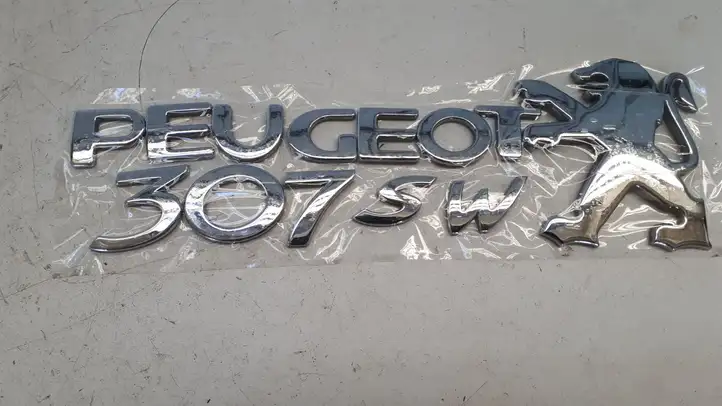 Peugeot 307 CC (2001 - 2005) 96488048 Эмблема производителя — фото 4