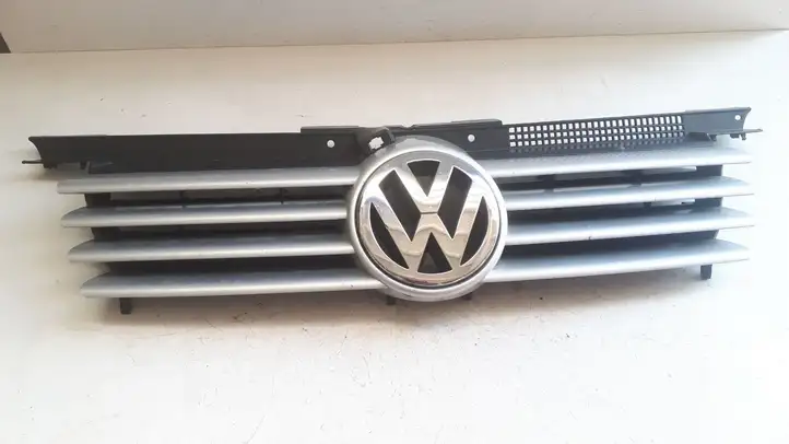Volkswagen Bora (1998 - 2005) 1J5853655C Верхняя решетка радиатора — фото 1