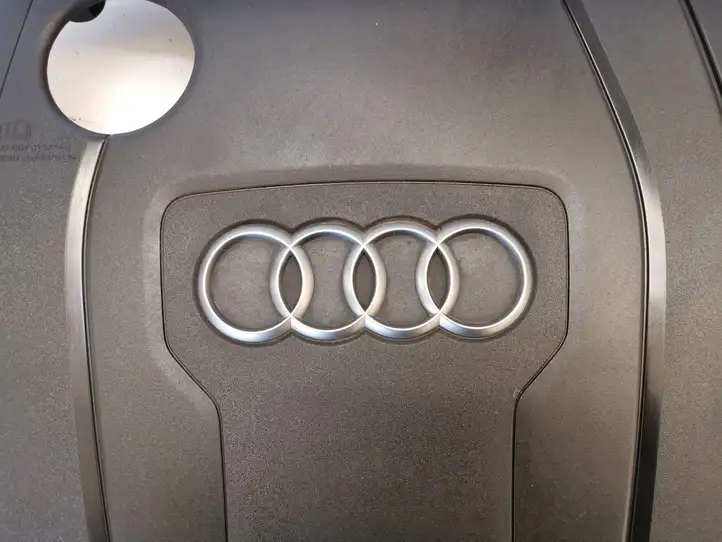 Audi A4 S4 B8 8K (2007 - 2011) 03L103925AB Крышка двигателя декоративная — фото 7