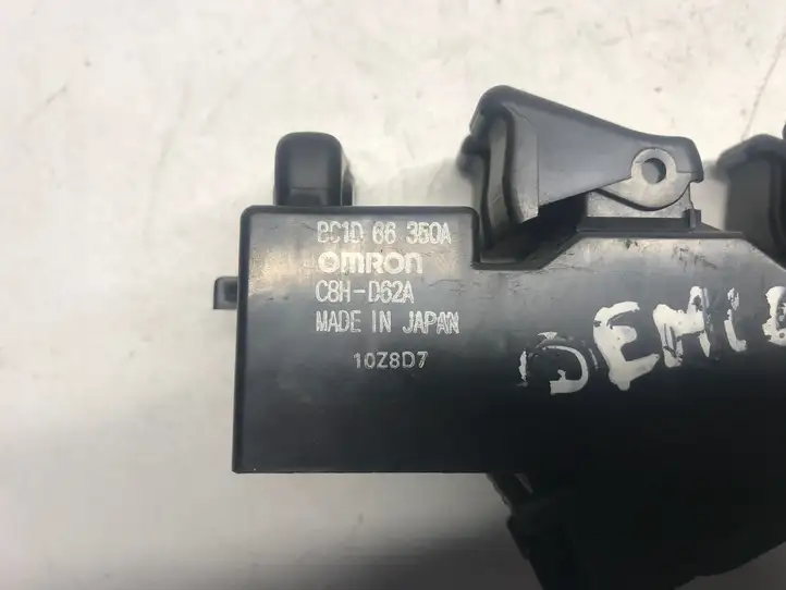Mazda Demio (1996 - 2002) C8HD62A Кнопка стеклоподъемников — фото 3