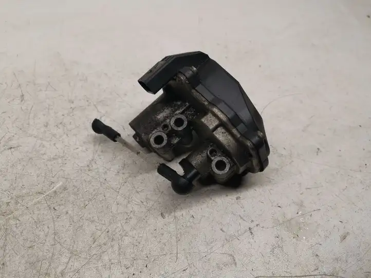 Audi TT TTS Mk2 (2006 - 2010) 06F133482B Двигатель задвижки потока воздуха — фото 1
