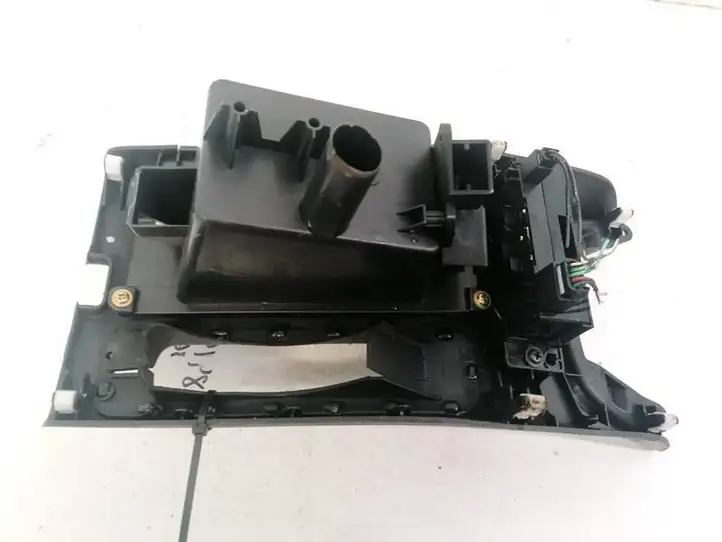 Toyota Avensis T250 (2006 - 2009) 5880505010 Включатель обогрева — фото 2