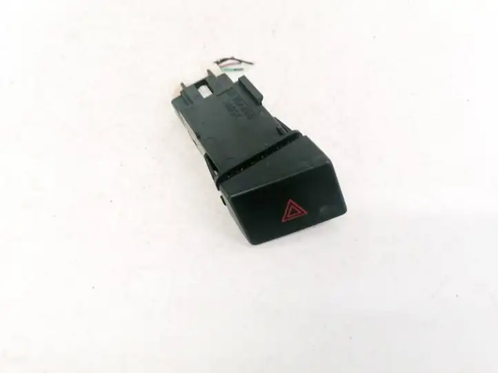 Mazda 5 (2005 - 2010) 15A468 Включатель аварийных фонарей — фото 1