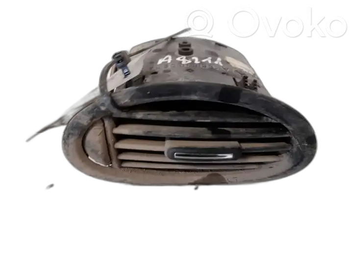 Mercedes-Benz A W168 (1997 - 2004) 1688300854 Центральный воздушный дефлектор — фото 3