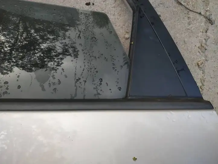 Hyundai i30 (2007 - 2012) Накладка стекла задней двери — фото 2
