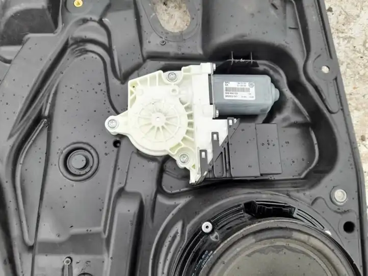 Volkswagen Tiguan (2007 - 2011) 5n0959703 Стеклоподъемник задней двери — фото 1