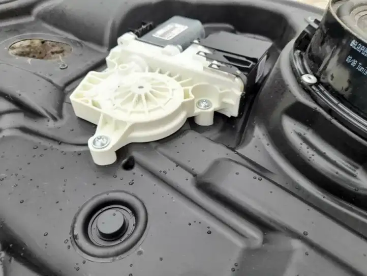 Volkswagen Tiguan (2007 - 2011) 5n0959703 Стеклоподъемник задней двери — фото 2