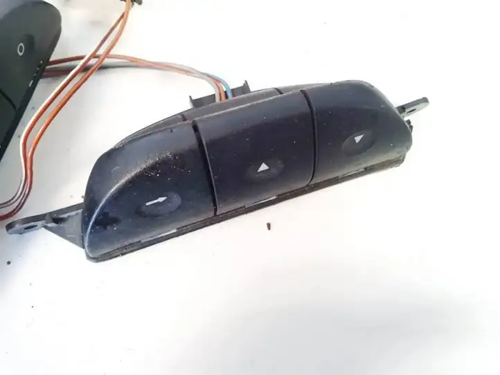 Opel Astra G (1998 - 2004) 90561159 Кнопки на рулевом колесе — фото 2
