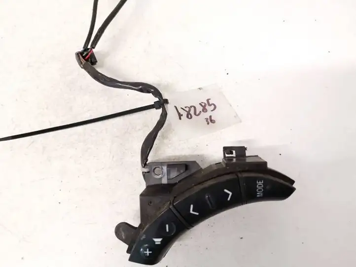Toyota Previa (XR30, XR40) II (2000 - 2006) 75b037 Кнопки на рулевом колесе — фото 2