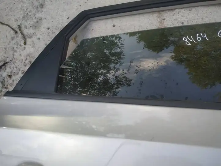 Hyundai i30 (2007 - 2012) Накладка стекла задней двери — фото 3
