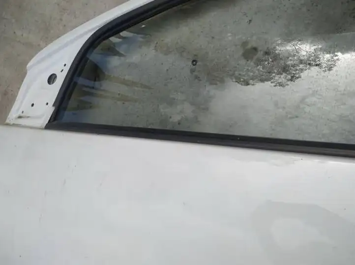 Toyota Aygo AB10 (2005 - 2008) Накладка стекла передней двери — фото 3