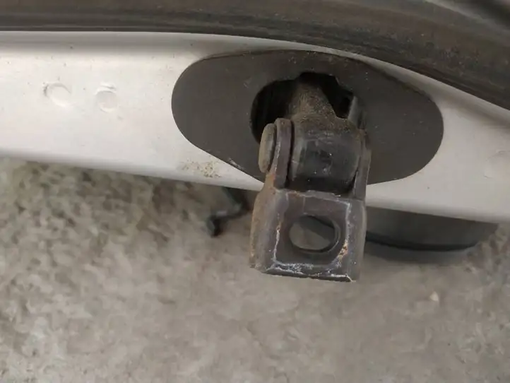 Audi A4 S4 B8 8K (2007 - 2011) Ограничитель задней двери — фото 1