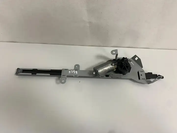 Mercedes-Benz CLK A209,C209 (2002 - 2009) 2098600182 Регулятор ремня безопасности — фото 1