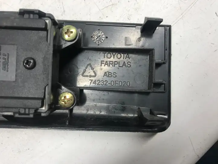 Toyota Corolla Verso AR10 (2004 - 2009) 848200F040 Блок кнопок стеклоподъемников — фото 3