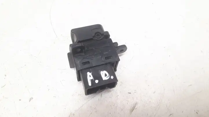 Kia Soul (2011 - 2014) 4865201110 Кнопка стеклоподъемников — фото 3