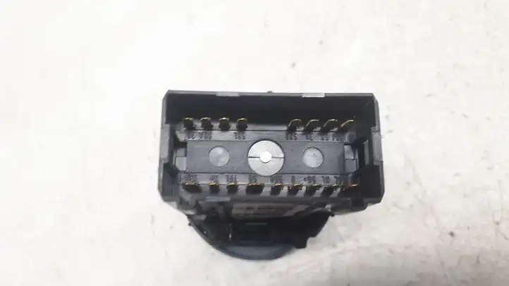 Skoda Praktik 5J8 (2007 - 2014) 3B0941531B Включатель фонарей — фото 2