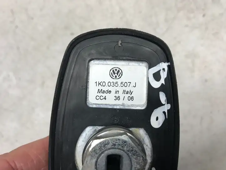 Volkswagen PASSAT B6 (2005 - 2010) 1K0035507J GPS антенна — фото 3