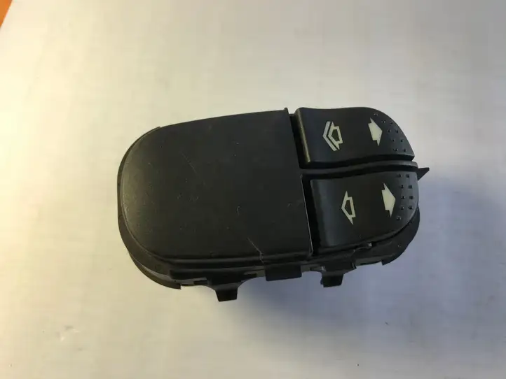 Ford Focus (1998 - 2004) 98AG14529AC Кнопка стеклоподъемников — фото 2