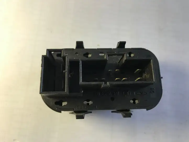 Ford Focus (1998 - 2004) 98AG14529AC Кнопка стеклоподъемников — фото 3