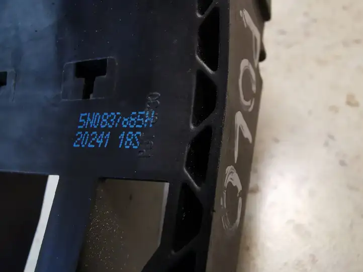 Volkswagen Polo V 6R (2009 - 2015) 5N0837885H Наружная ручка двери — фото 5
