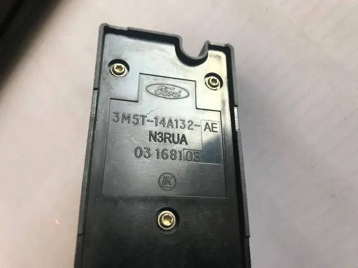 Ford Focus C-MAX (2003 - 2010) 3M5T14A132AE Кнопка стеклоподъемников — фото 4