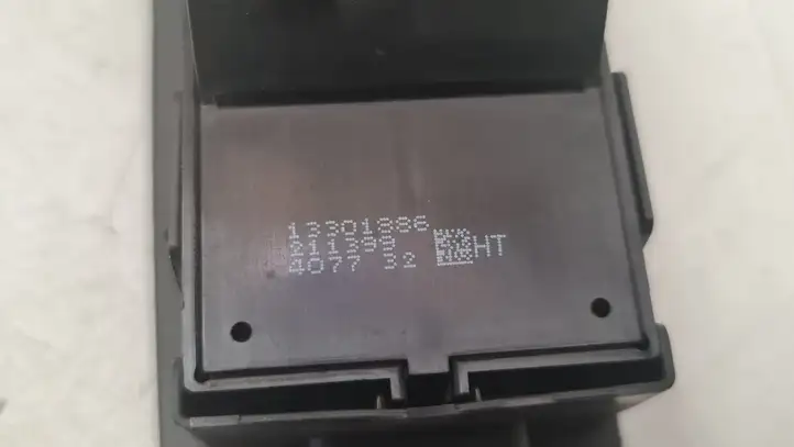 Opel Astra J (2012 - 2015) 13301886 Кнопка стеклоподъемников — фото 2