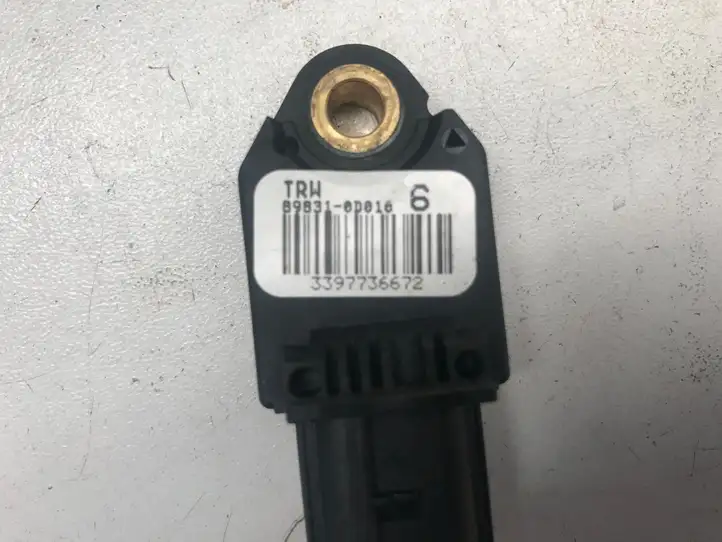 Toyota Yaris (2005 - 2009) 898310D010 Датчик удара SRS — фото 3