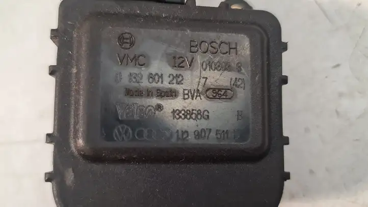 Audi TT Mk1 (1998 - 2003) 1J2907511D Двигатель задвижки потока воздуха — фото 3