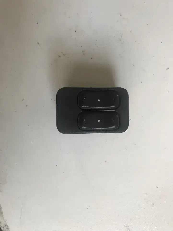 Opel Astra G (1998 - 2004) 90561088 Блок кнопок стеклоподъемников — фото 1