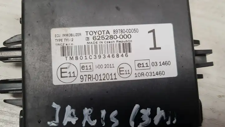 Toyota Yaris (2012 - 2014) 635280000 Прочие блоки управления — фото 4