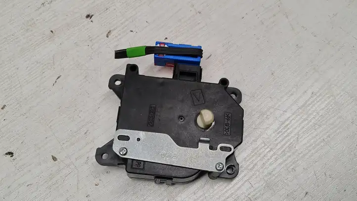 Toyota Yaris (2012 - 2014) CZ1138002800PLS Двигатель задвижки потока воздуха — фото 2