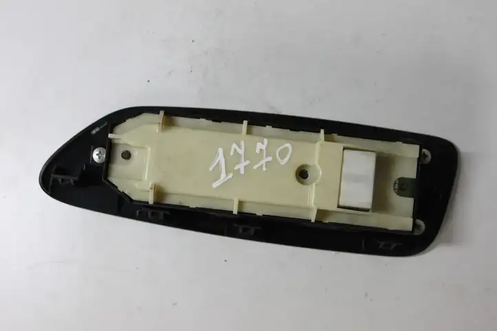 Toyota Auris 150 (2006 - 2012) Кнопка стеклоподъемников — фото 4