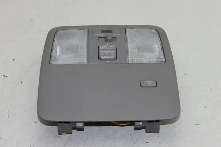 Toyota RAV 4 (XA30) (2006 - 2016) 8973242021 Передняя подсветка — фото 1