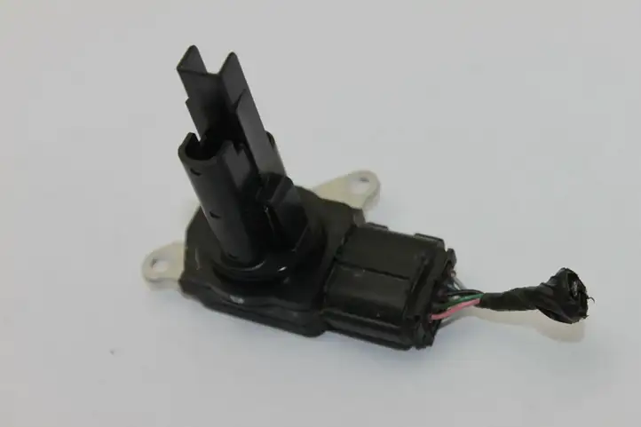 Toyota Yaris (2014 - 2019) 222040V020 Датчик массового расхода воздуха — фото 1