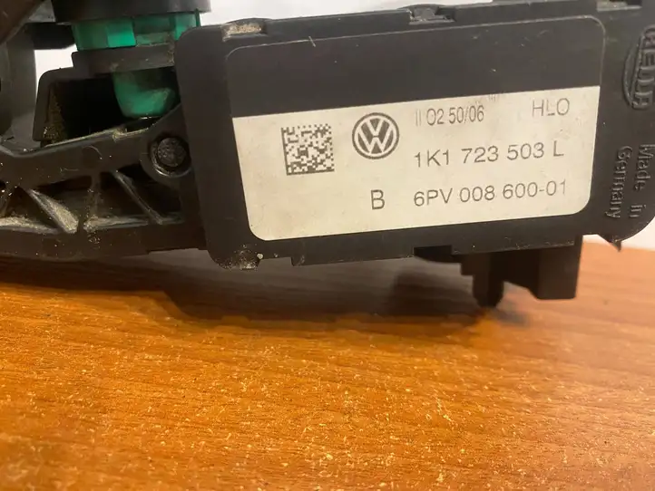 Volkswagen PASSAT B6 (2005 - 2010) 1K1723503L Педаль акселератора — фото 2