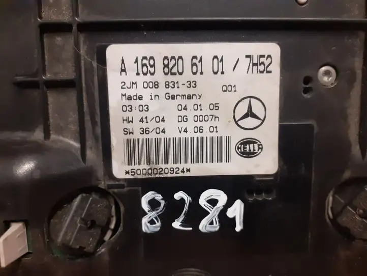 Mercedes-Benz A W169 (2004 - 2012) 8281 Передняя подсветка — фото 3