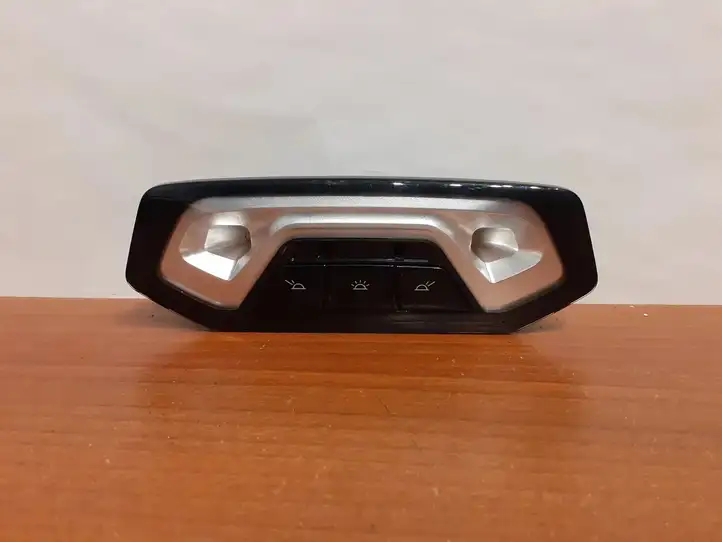 BMW 1 F40 (2019 - ) 791081301 Передняя подсветка — фото 1